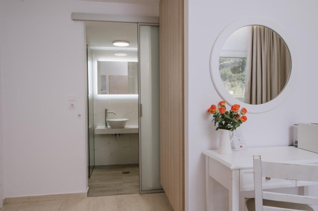 אגיה פלגיה קיתירה Dora Apartments מראה חיצוני תמונה