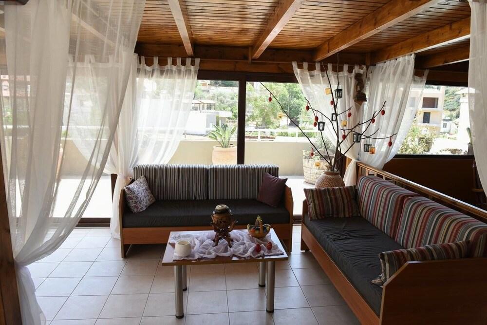 אגיה פלגיה קיתירה Dora Apartments מראה חיצוני תמונה